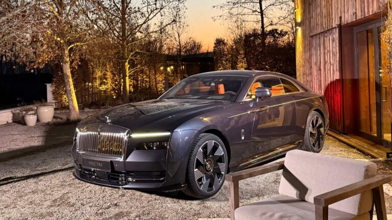 Sme medzi prvými, ktorí videli Rolls Royce Ghost Series 2 a Cullinan Series 2 naživo